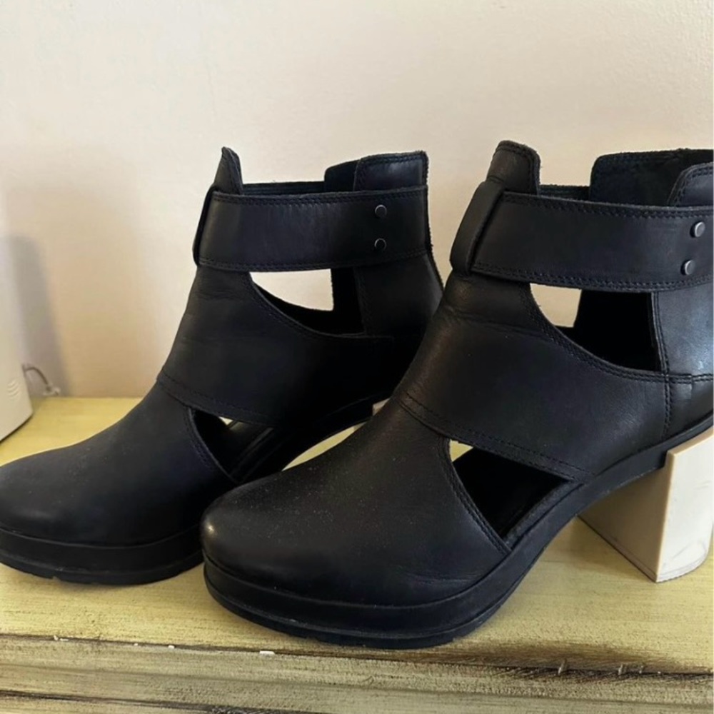Sorel Black Ankle Boots